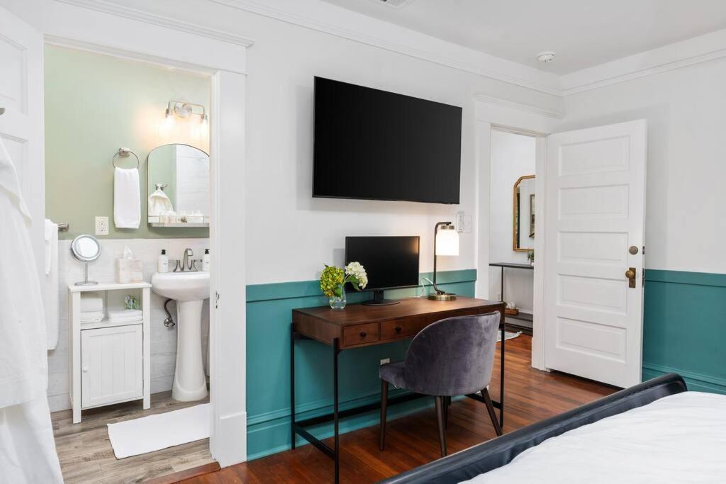 Grape Escape Inn & Suites Lodi Eksteriør billede